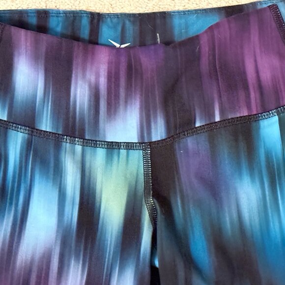 Old Navy Active Leggings, Night Light, Size S - Picture 3 of 3
